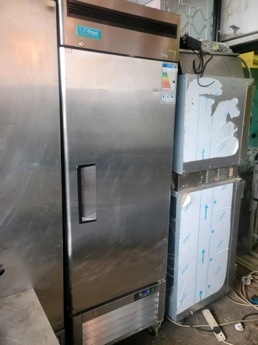 Fridge Upright Stainless Steel UNIFROST - Image 1