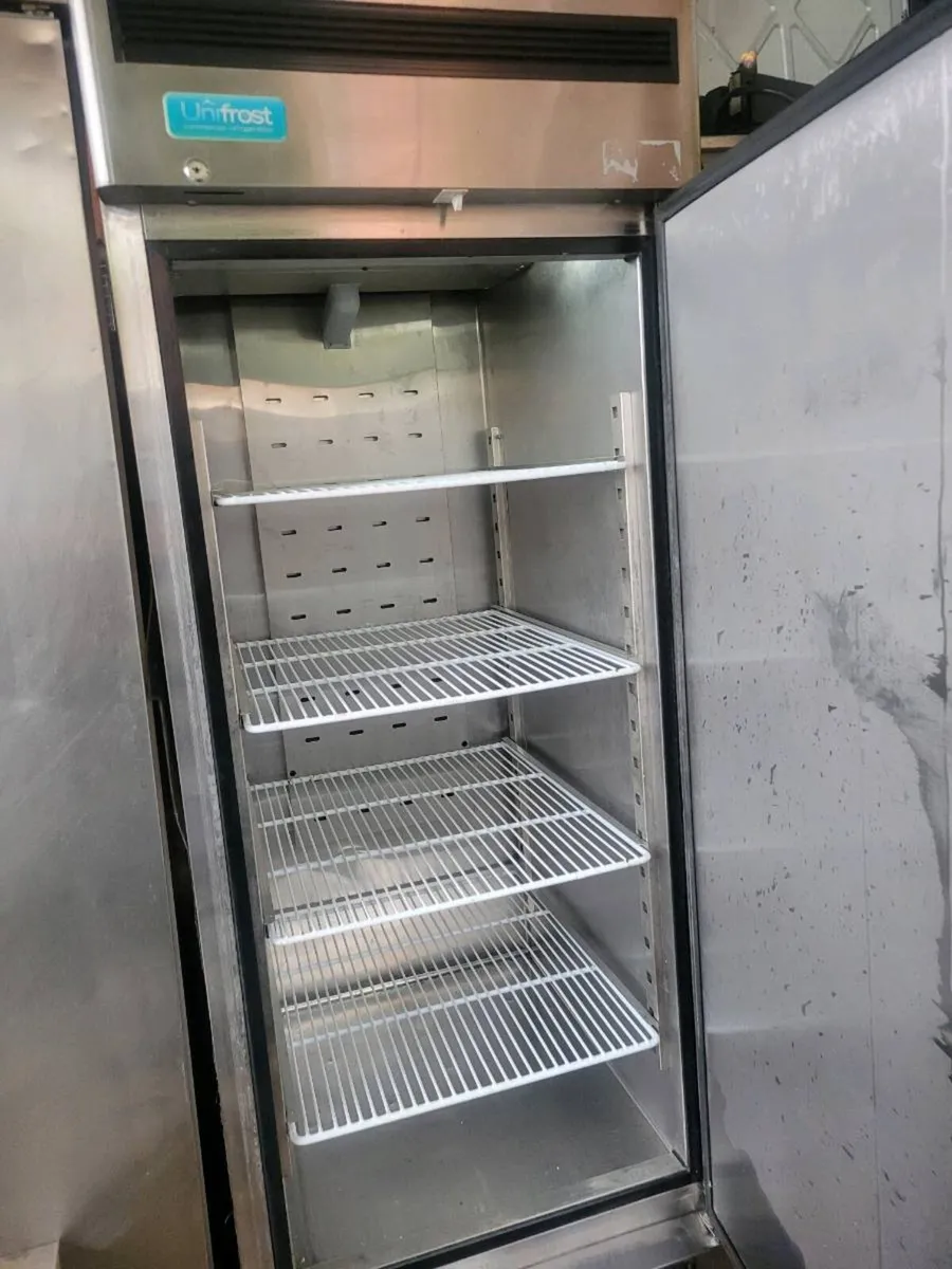 Fridge Upright Stainless Steel UNIFROST - Image 4
