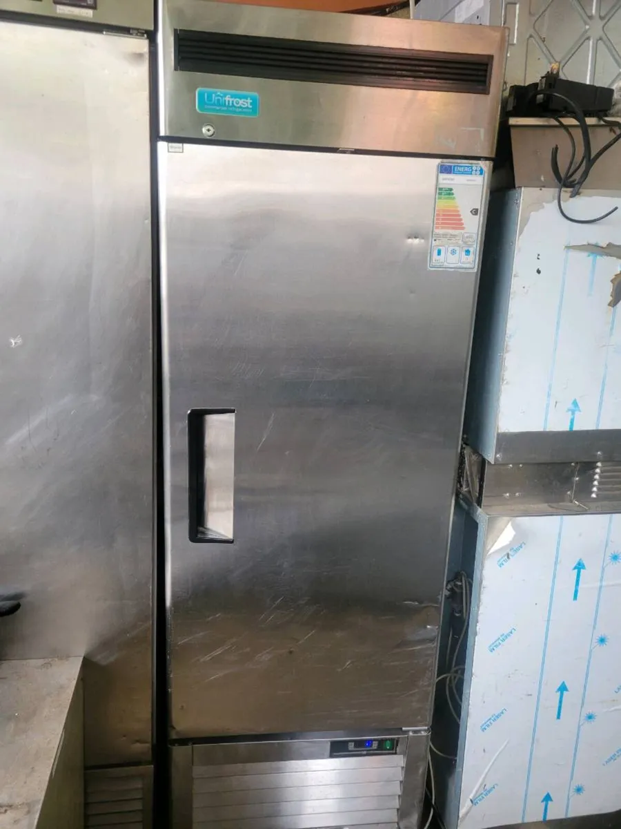 Fridge Upright Stainless Steel UNIFROST - Image 2