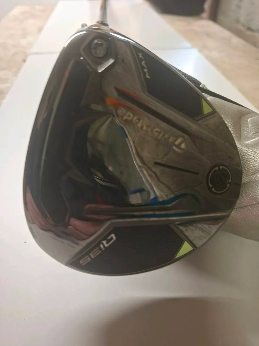 Taylormade Qi35 Max fairway wood Senior shaft - Image 2