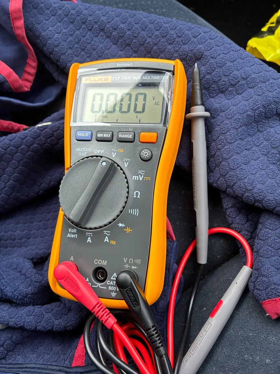 Fluke 117 true s multimeter - Image 1