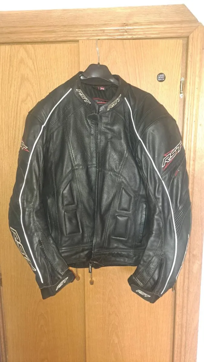 Motorcycle gear - Image 4