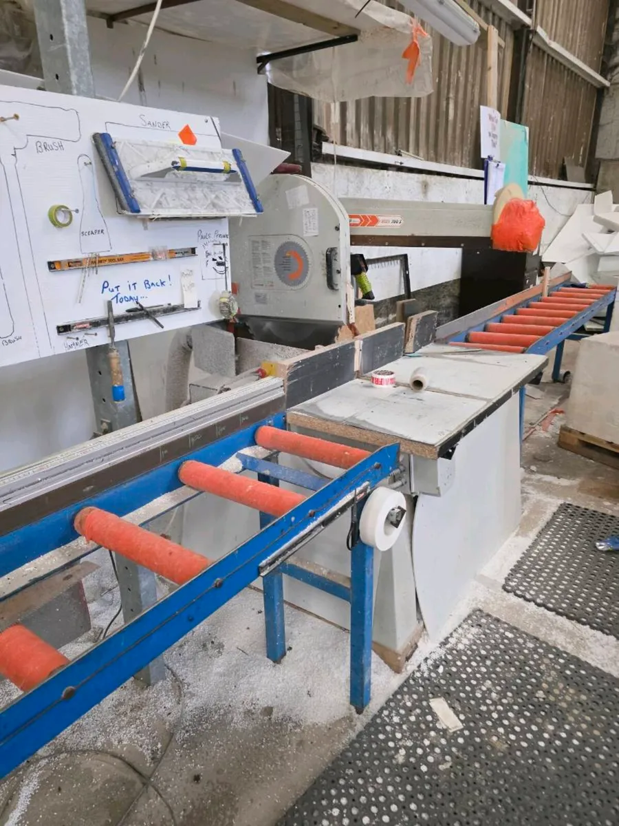 Radial arm saw and roller table - Image 1