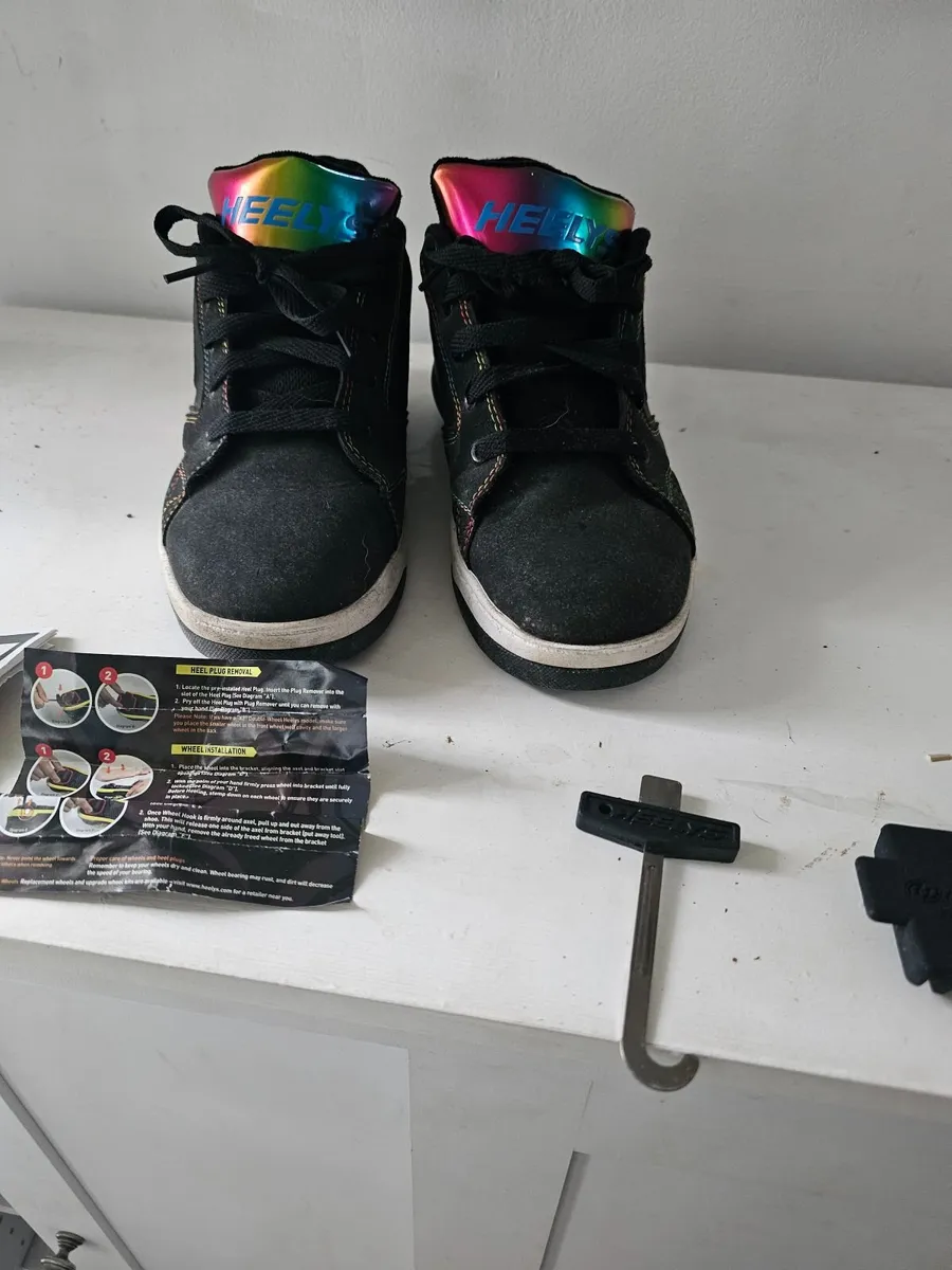 Shoes unisex with wheels- Heelys - Image 1