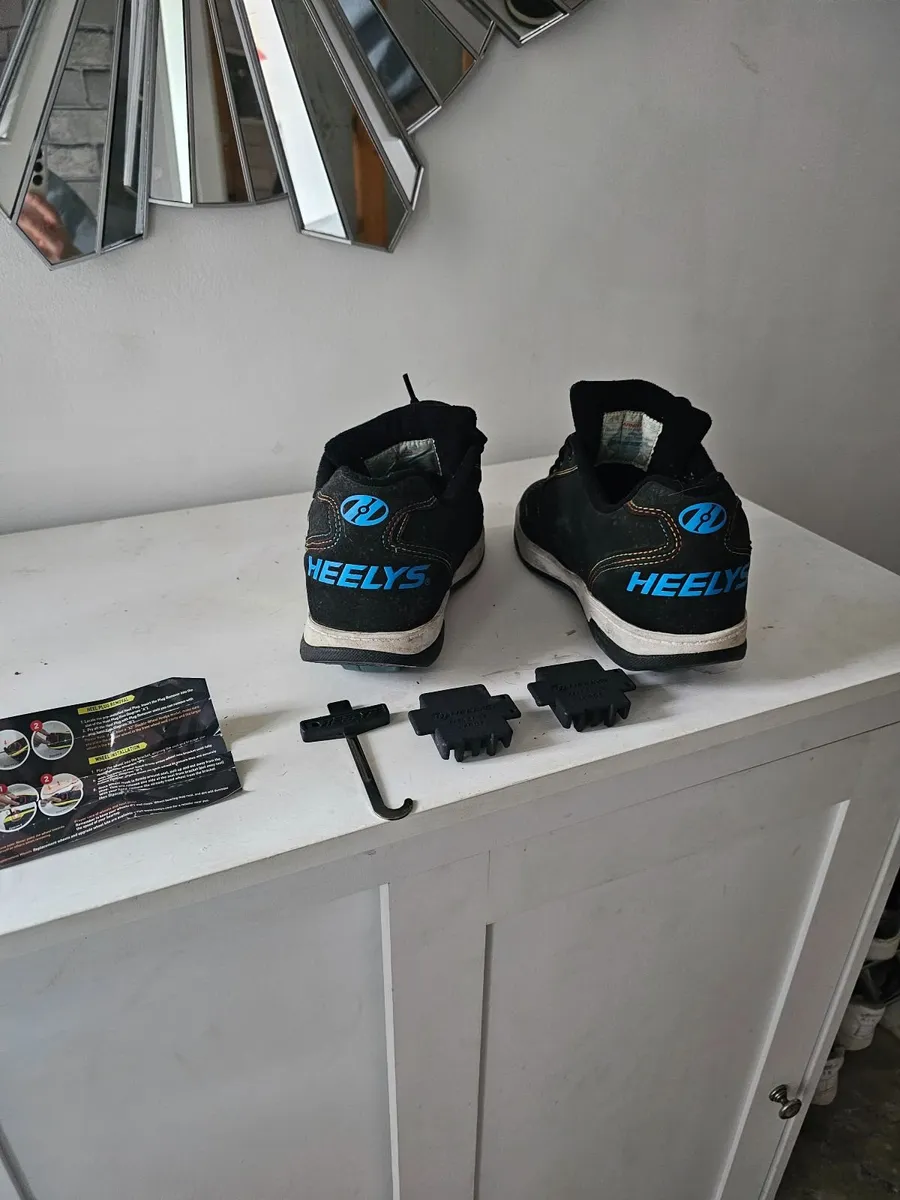 Shoes unisex with wheels- Heelys - Image 3