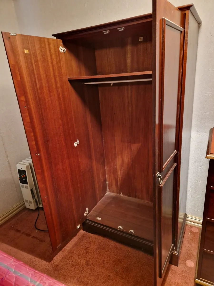 Wardrobe - Image 2