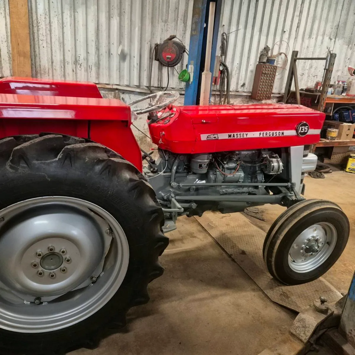 Massey 135 - Image 3