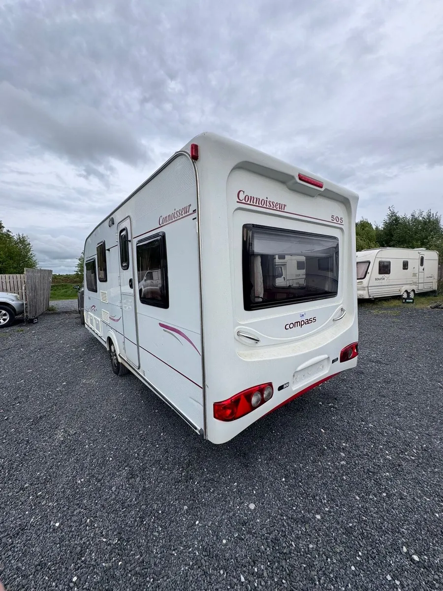 Compass 5 Berth Caravan - Image 3