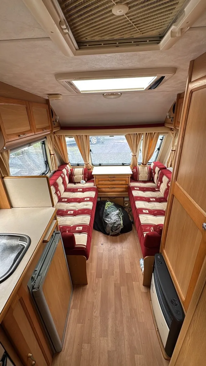 Compass 5 Berth Caravan - Image 4