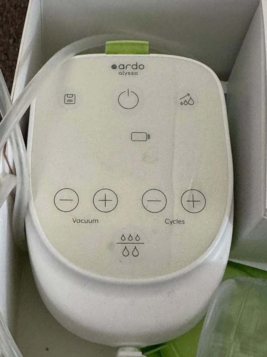 Electric handsfree breast pump - Image 1