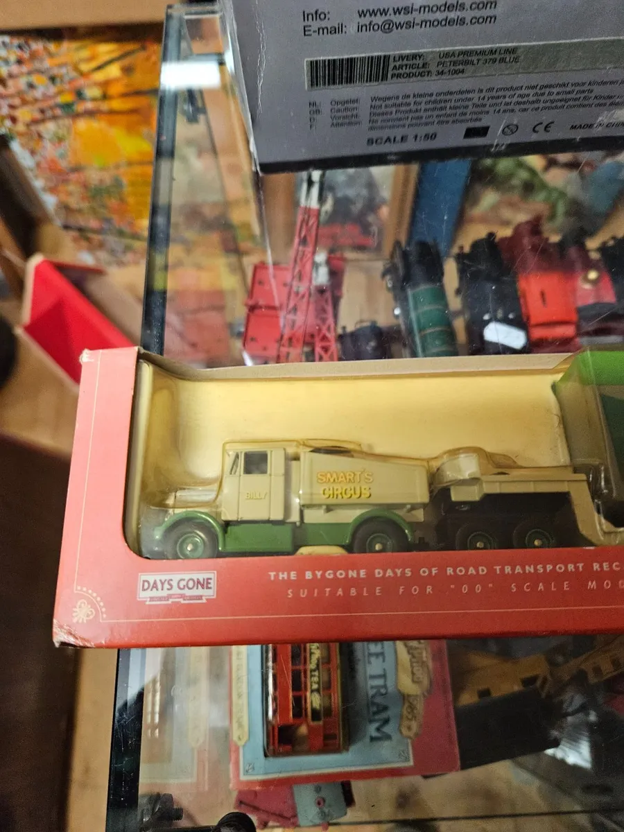 Corgi Lledo Billy Smarts Circus Truck - Image 2