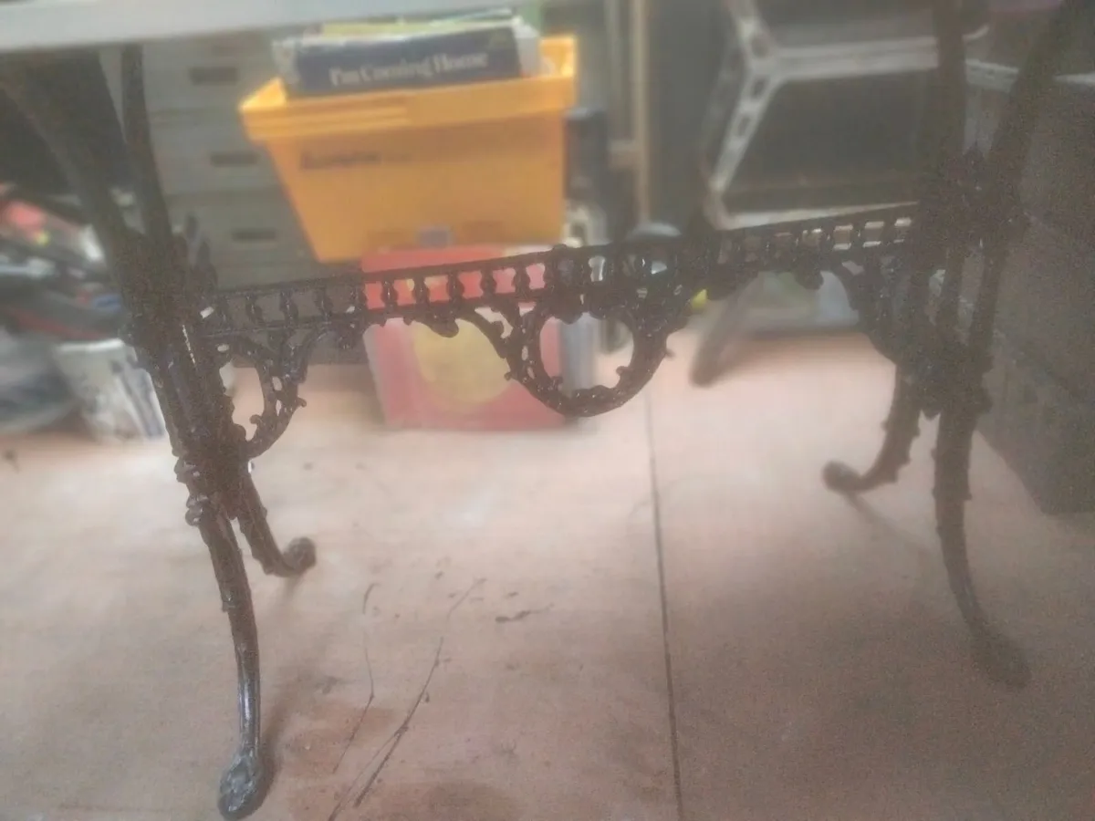 Garden Patio Table - Image 3