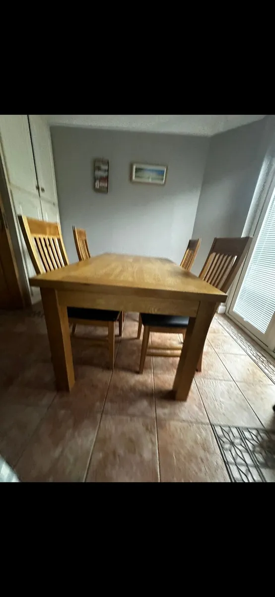 Oak Table and 4 chairs - Image 4