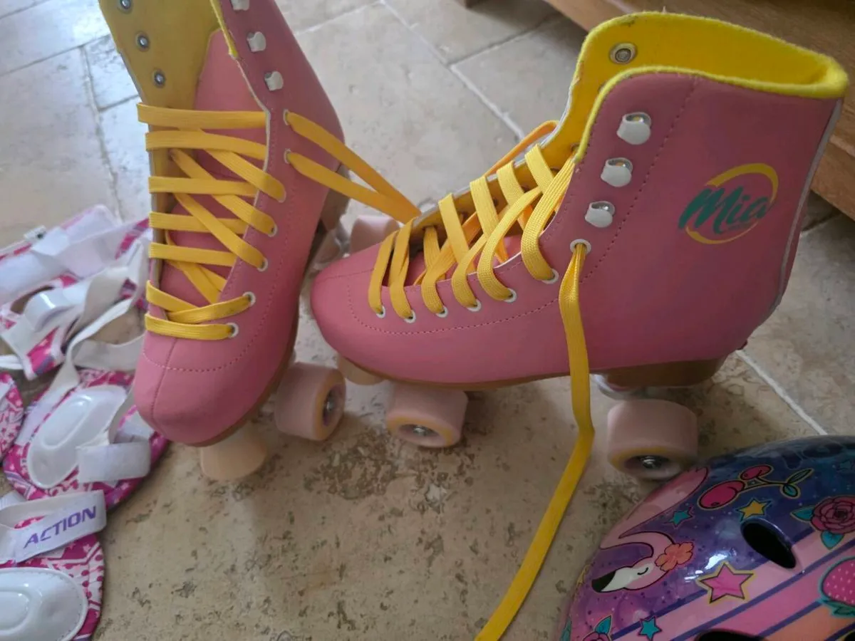 Toys - Image 3