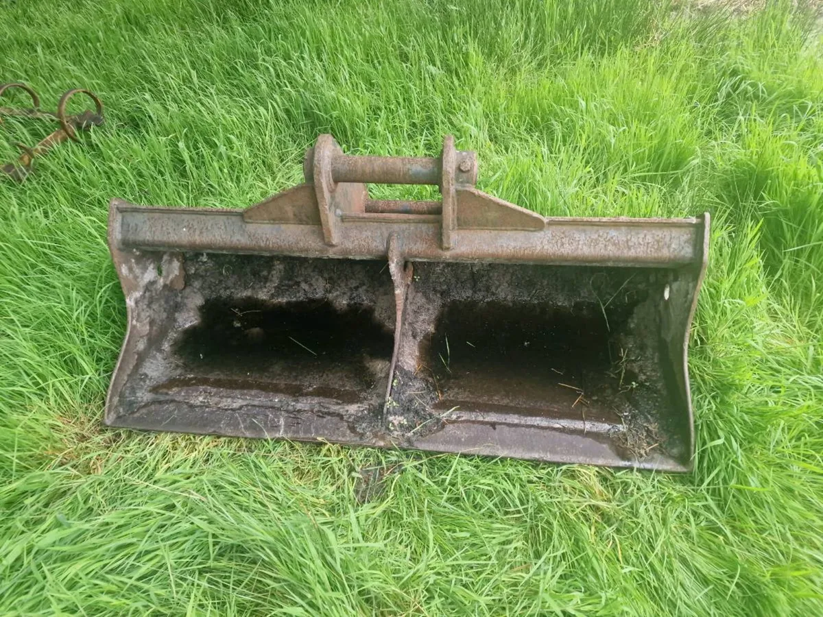 5ft Grading Bucket - Image 1
