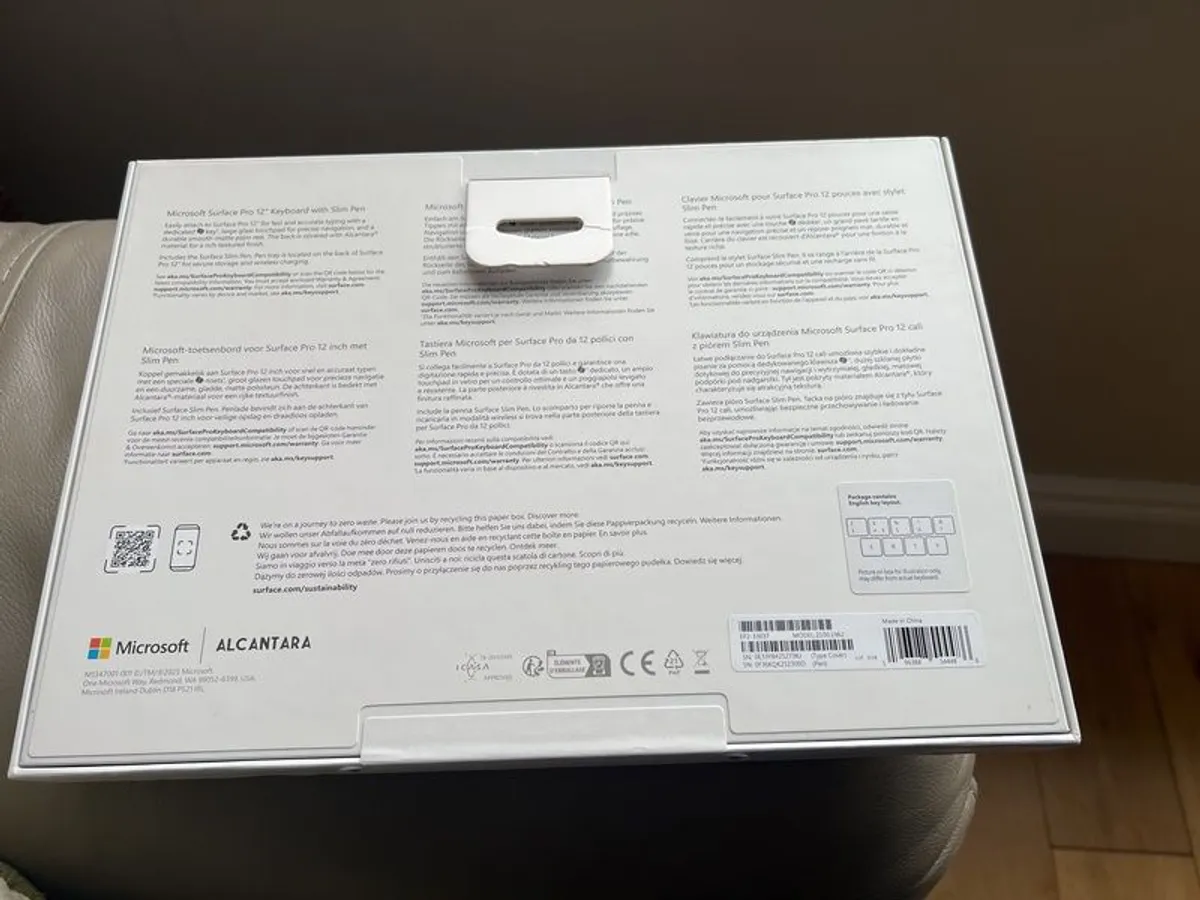 Surface Pro 12-inch Keyboard with Slim Pen - Image 2