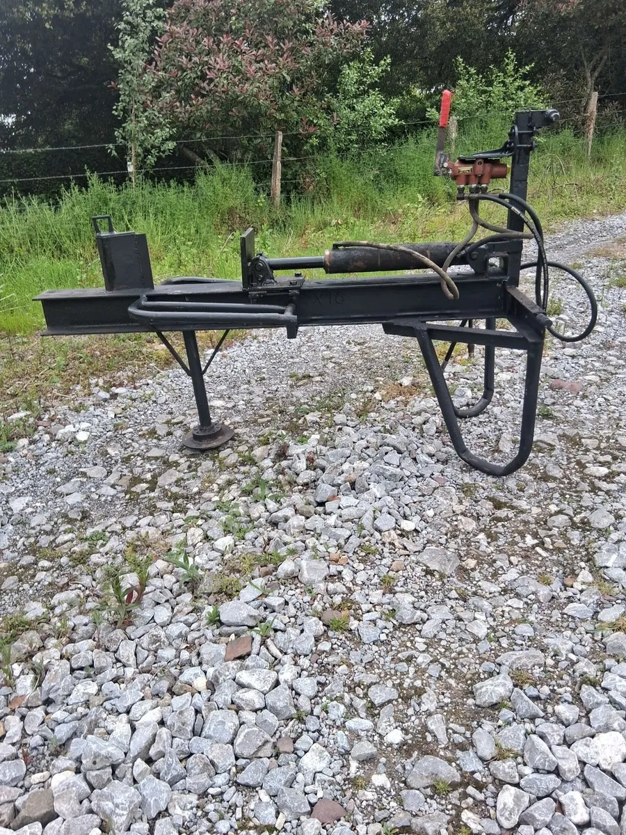 Log splitter - Image 1