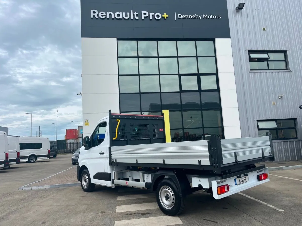 Renault Master 2.0 150Bhp 1 way tipper - Image 4