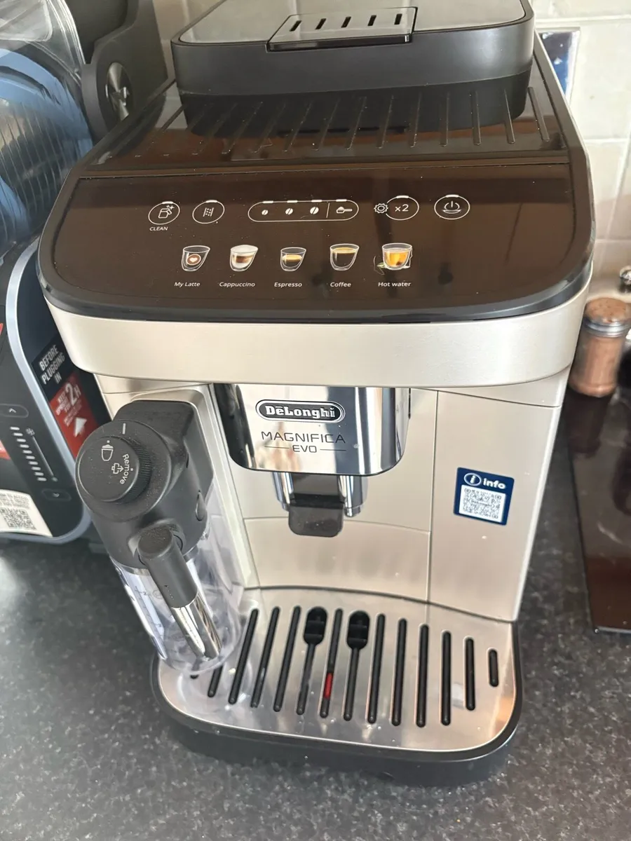 Used once delonghi coffee machine - Image 1