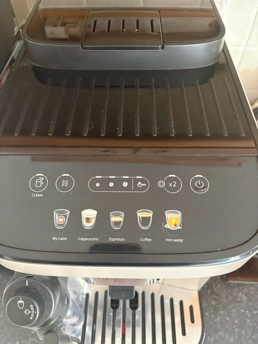 Used once delonghi coffee machine - Image 2