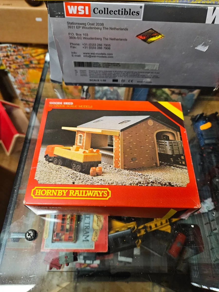 Hornby OO Gauge Goods Shed - Image 1