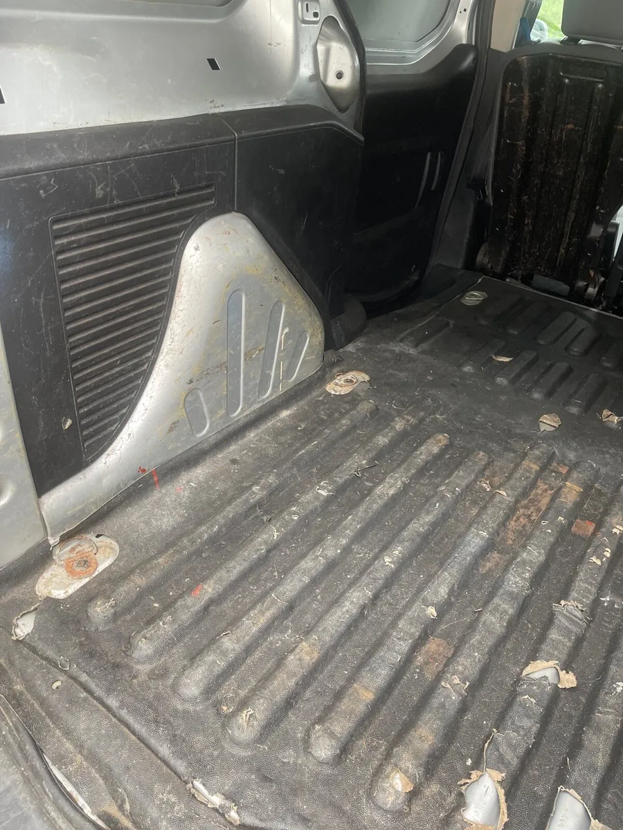 Peugeot partner 3seater van - Image 4