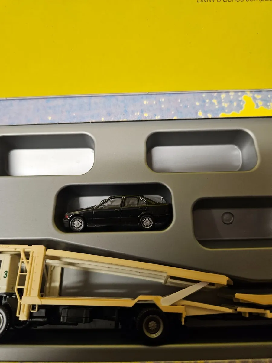 Corgi Herpa Car Transporter with BMW - Image 4