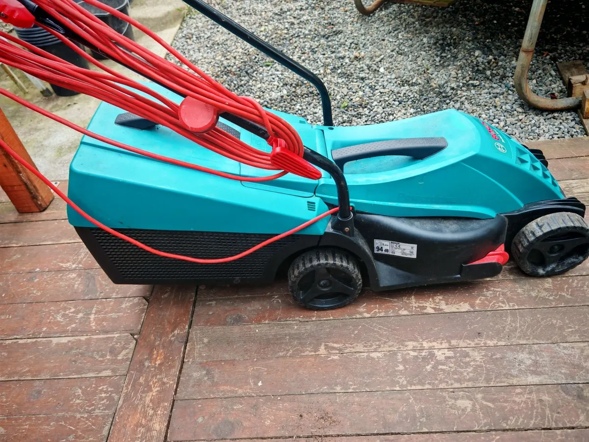 Bosch Rotak 32 R electric lawnmower - Image 2