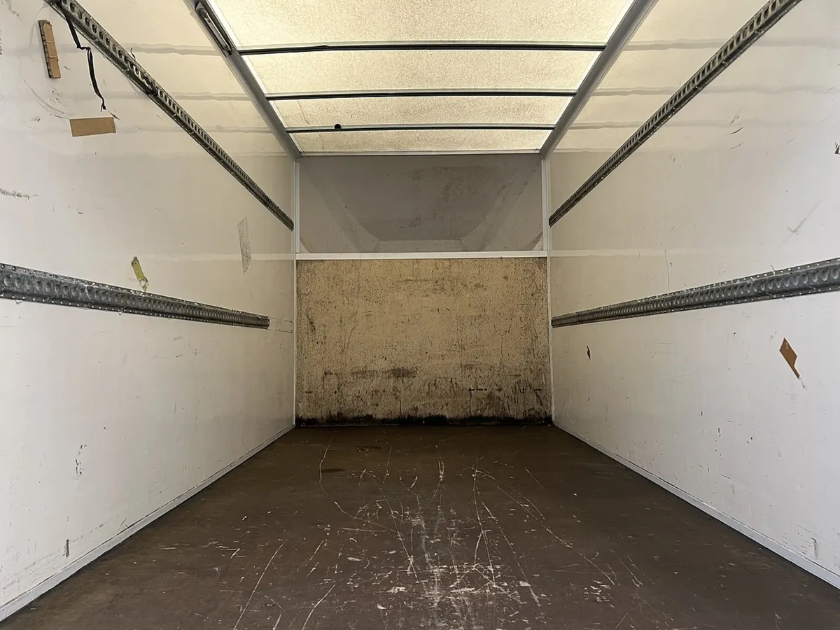 2023 Ford Transit Luton Box Van - Image 3