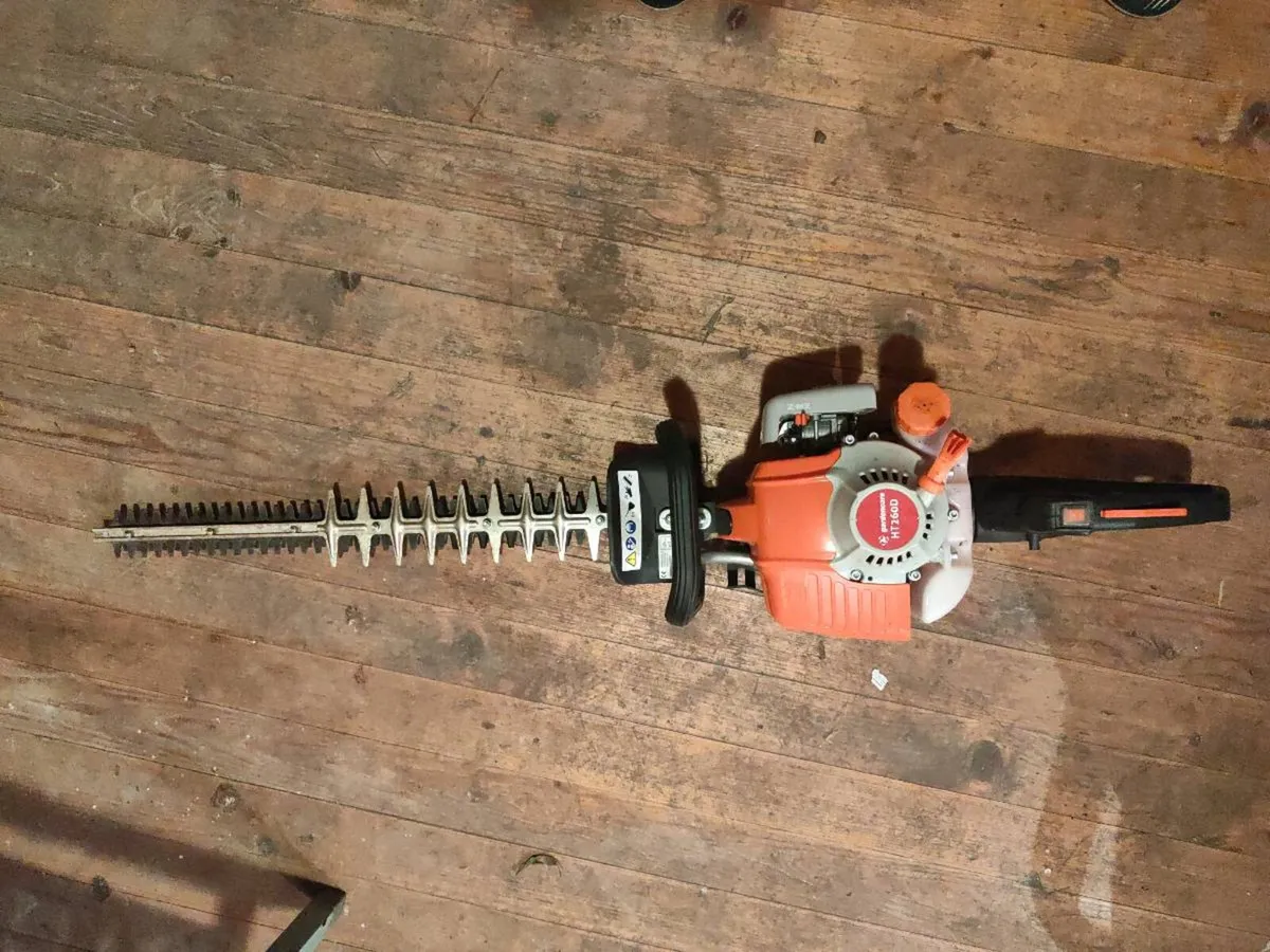 Hedge trimmer - Image 1