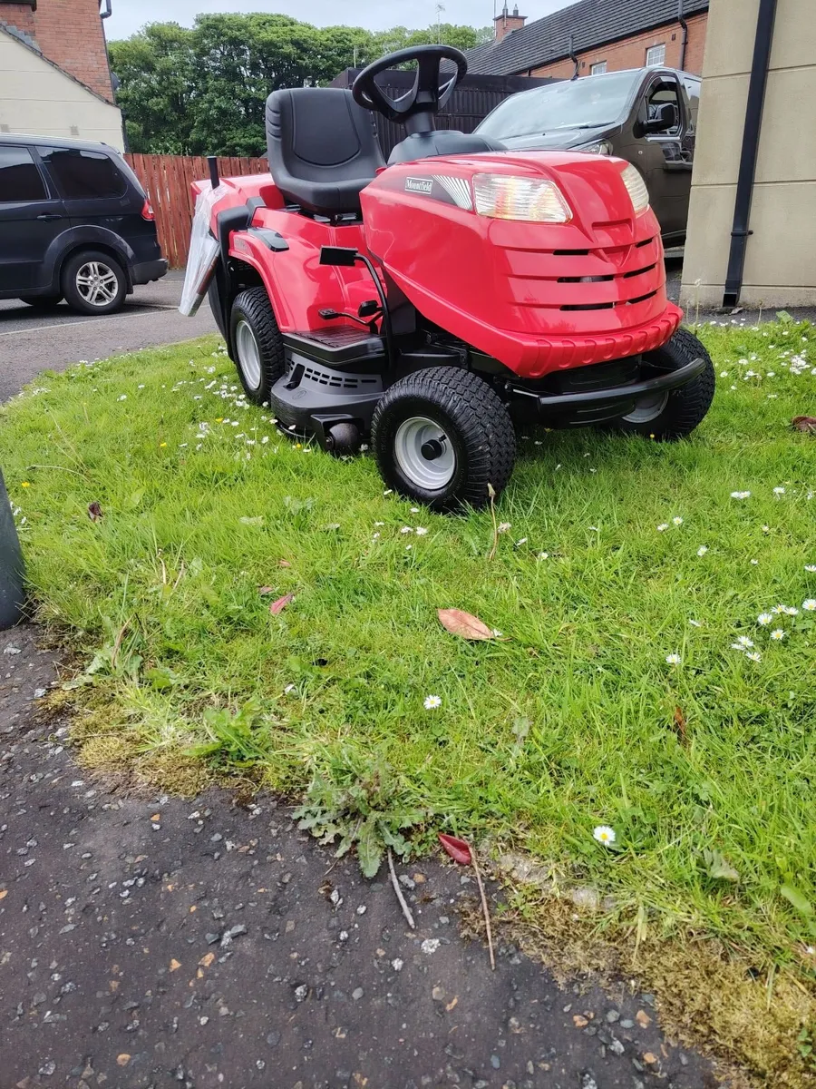 Mountfield ride on lawnmower - Image 2