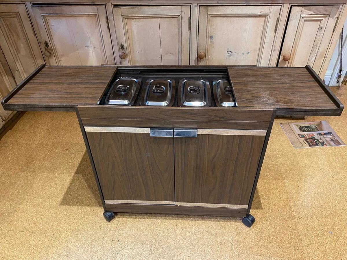 Hostess warming trolley - Image 3