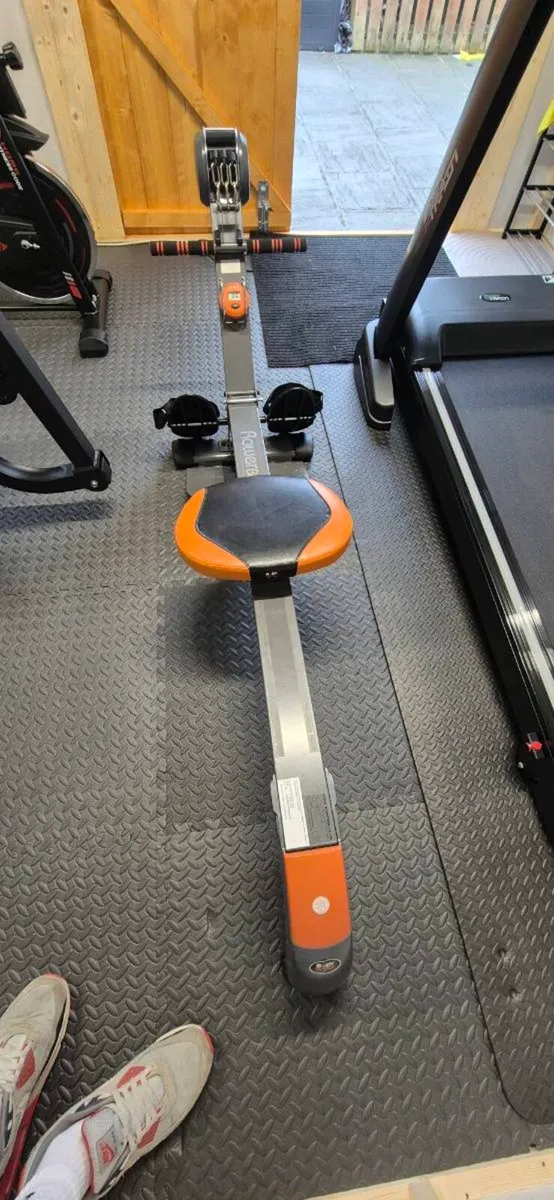 Rowing machine - Image 1