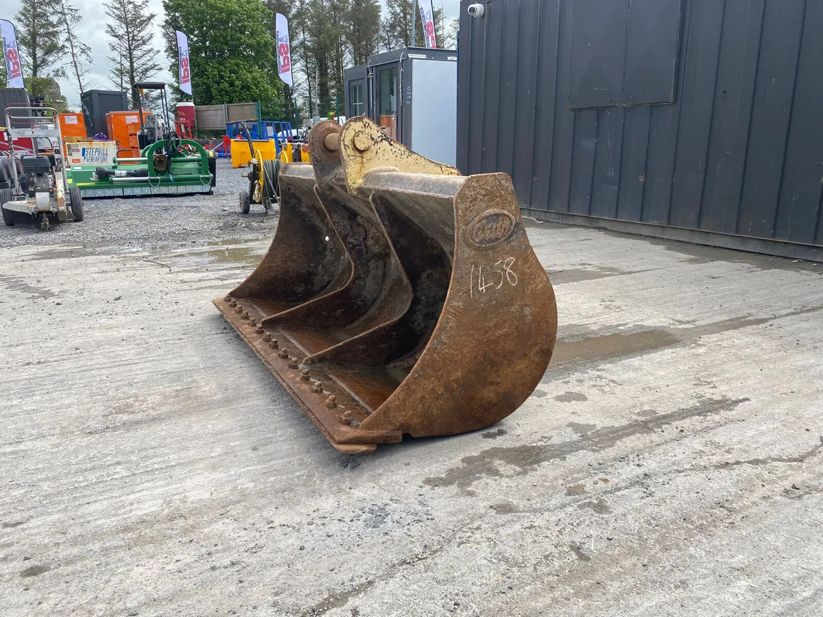 1800mm Cleanup Excavator Bucket – 65mm Pins - Image 2