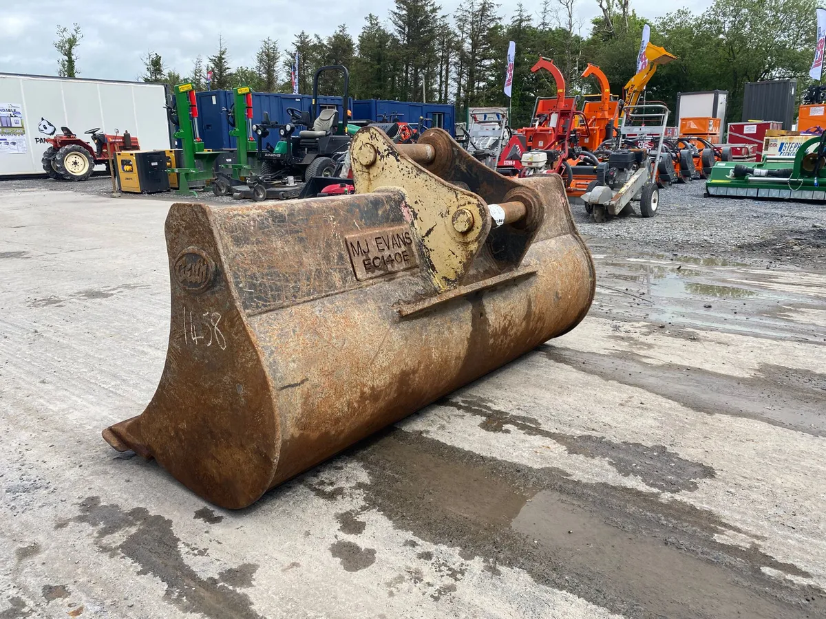 1800mm Cleanup Excavator Bucket – 65mm Pins - Image 3
