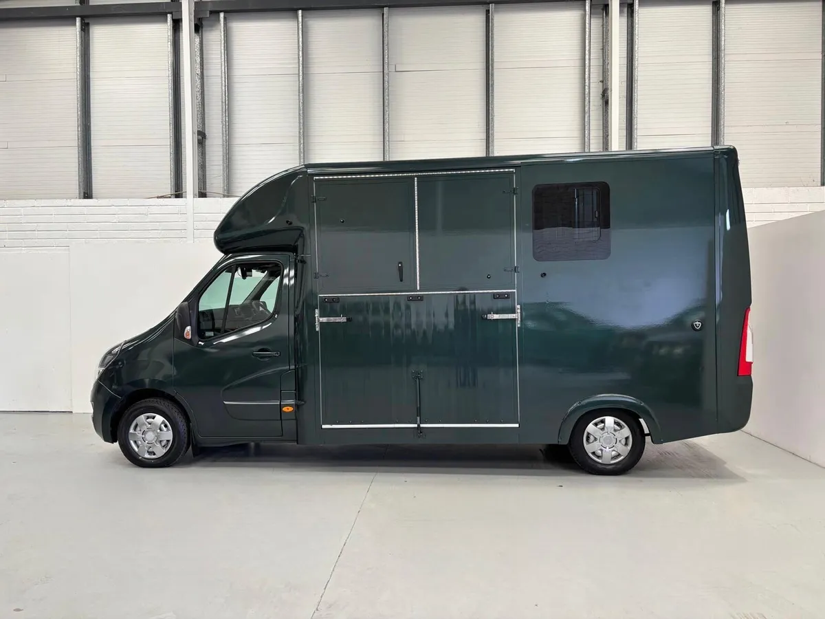 New Build 3.5T Horsebox - Image 4