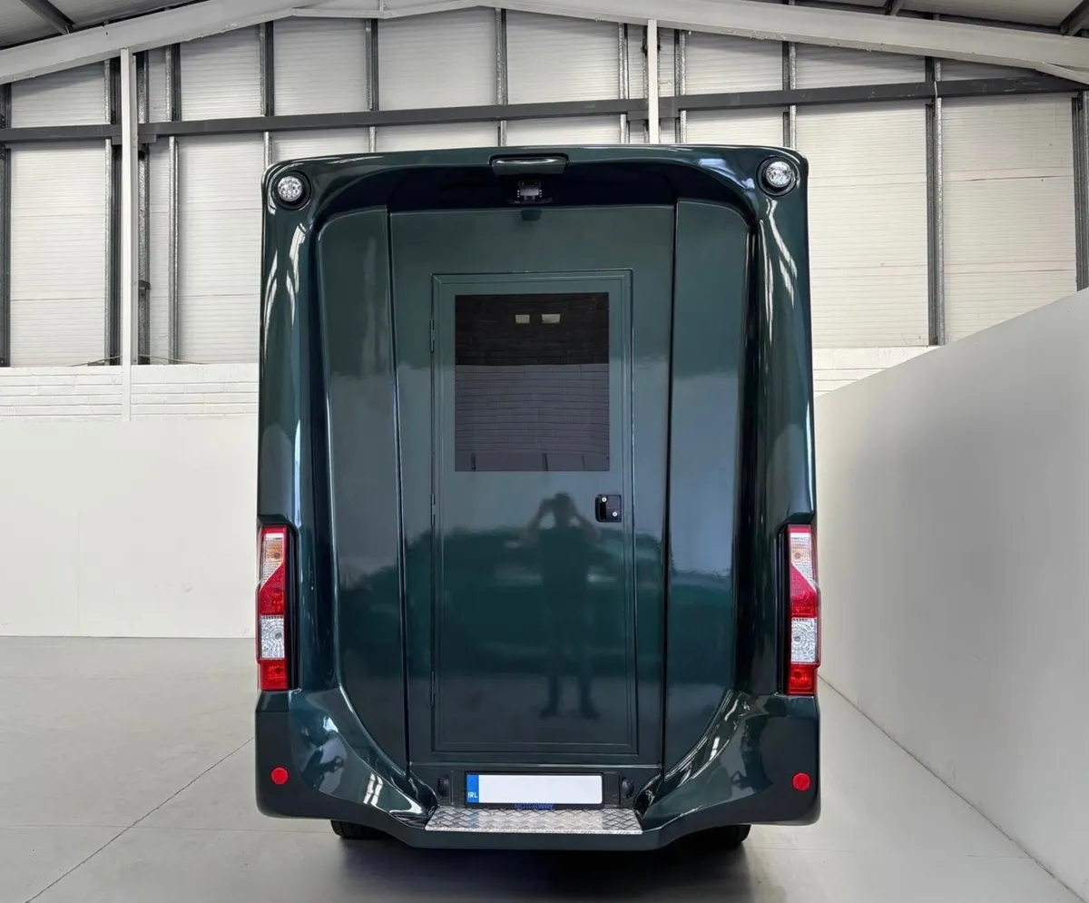 New Build 3.5T Horsebox - Image 3