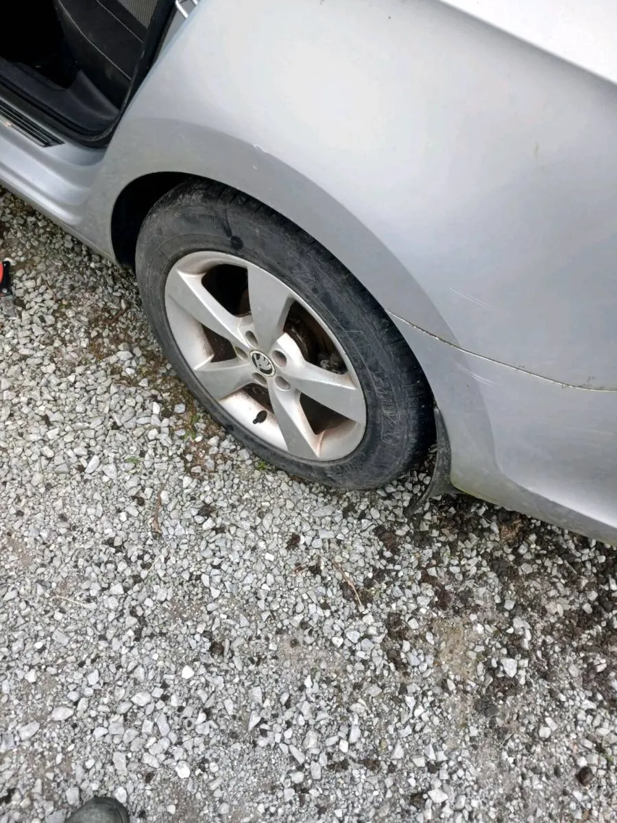 Skoda Rapid 1.6 tdi - Image 3