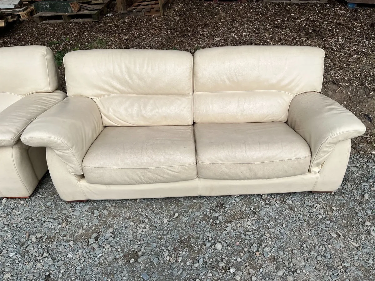 Couch - Image 2