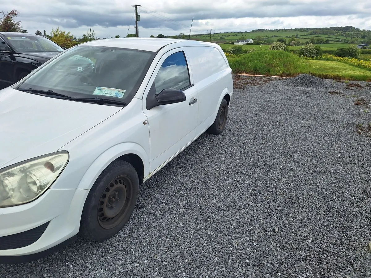 Vauxhall Astra 2012 - Image 2