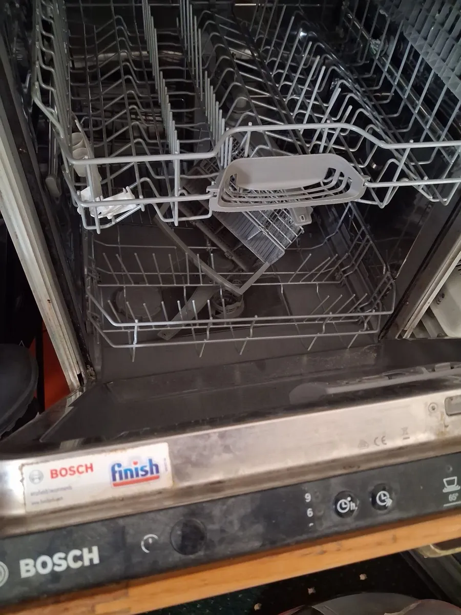Integrated Bosh Dishwasher €200