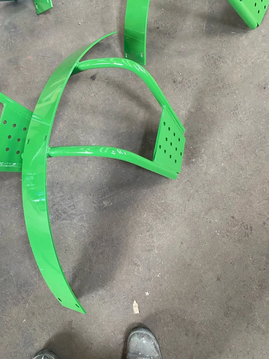John Deere 50 series front mudguard brackets - Image 2