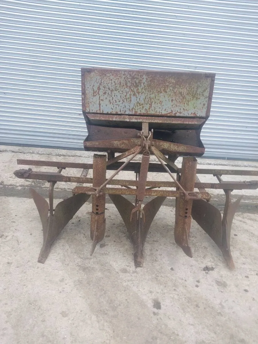 Ferguson potato planter - Image 1