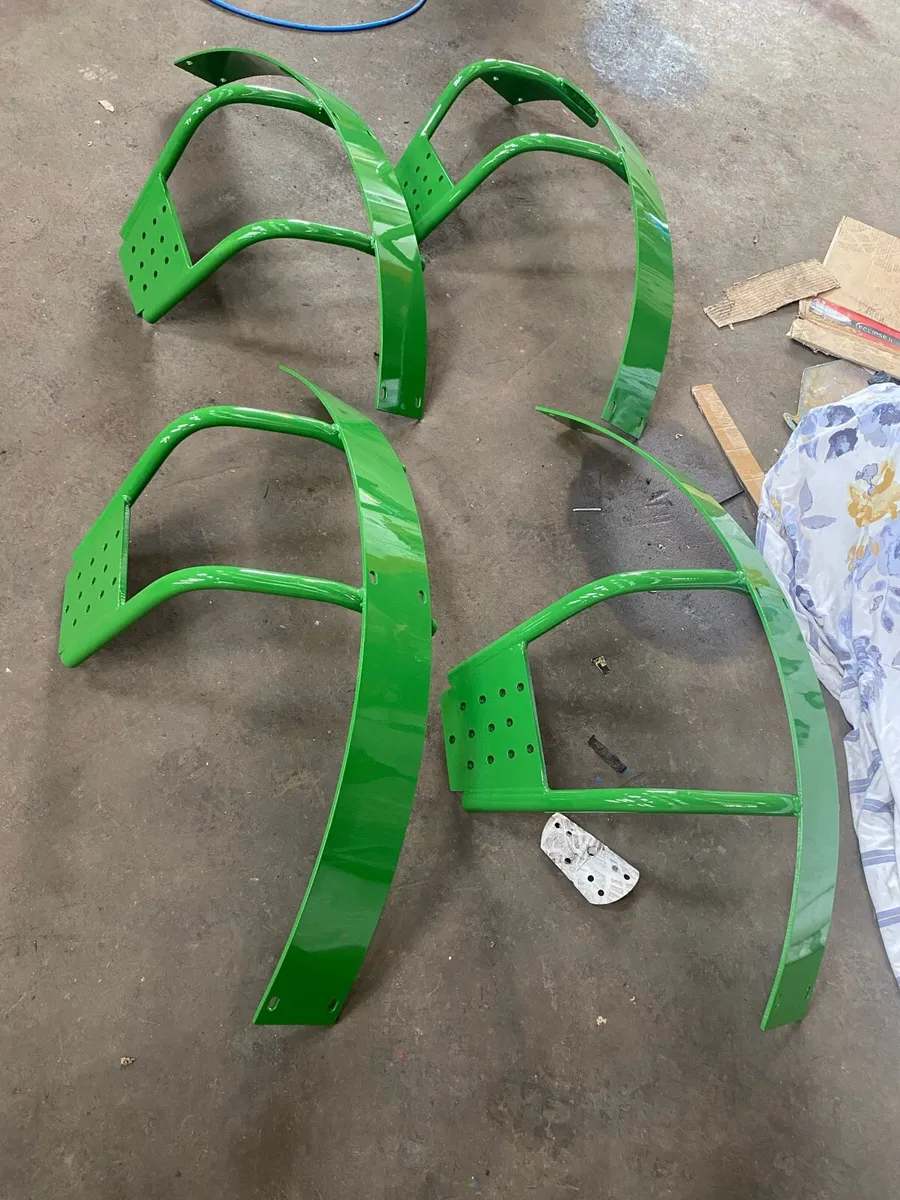 John Deere 50 series front mudguard brackets - Image 1