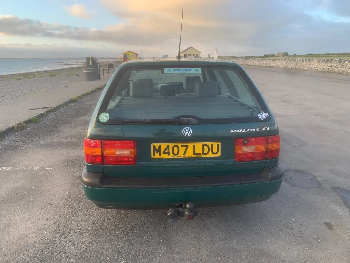 Volkswagen Passat 1995 2.0 Petrol Manual - Image 2