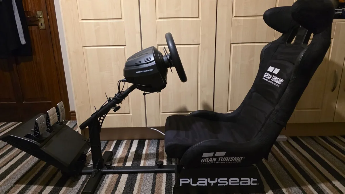 Playseat EPA GT Edition + Thrustmaster T300 RS GT - Image 1