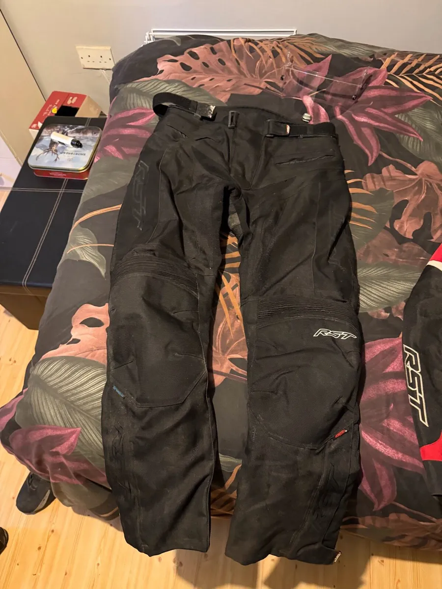 Helmet leathers textiles boots - Image 2