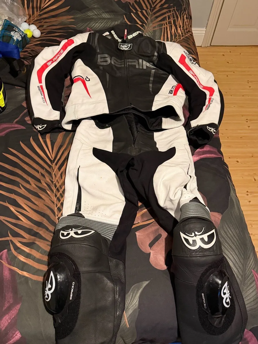 leathers and hjc helmet - Image 1