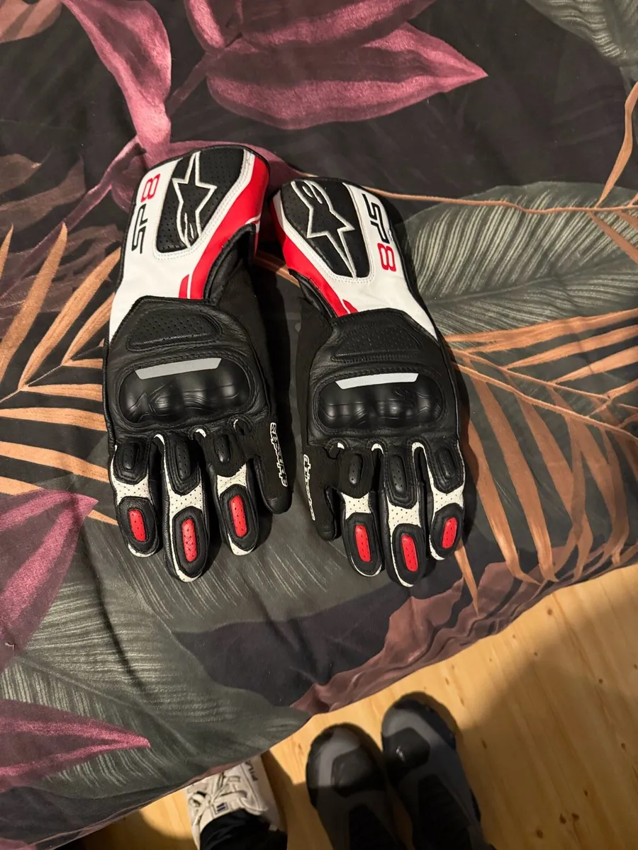 leathers and hjc helmet - Image 4