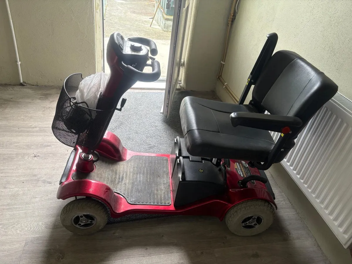 Mobility scooter - Image 1